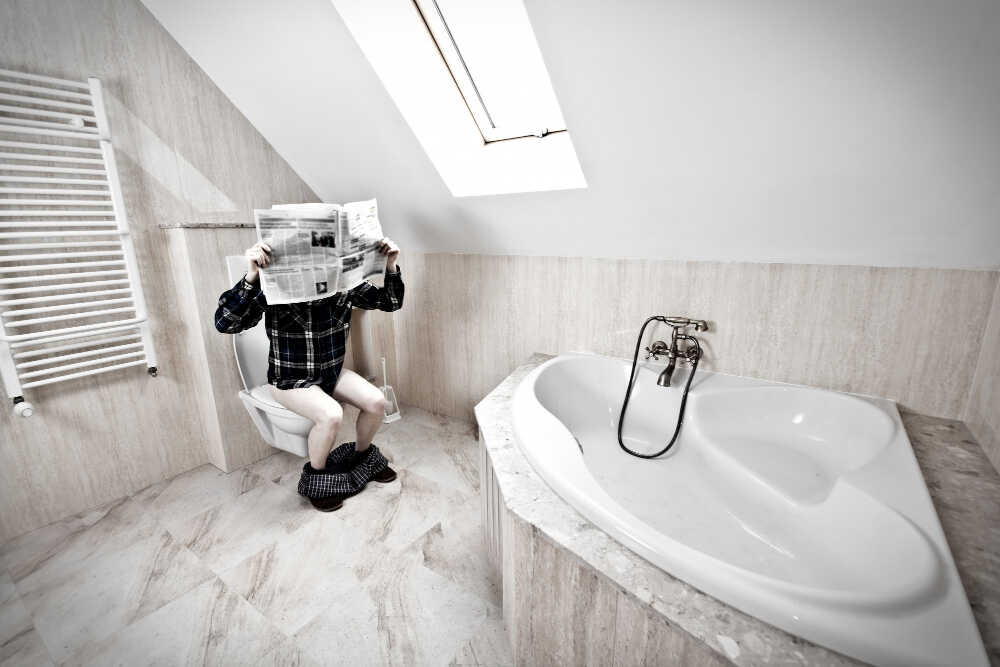 ריצוף חדש בשירותים ריצוף חדש בשירותים